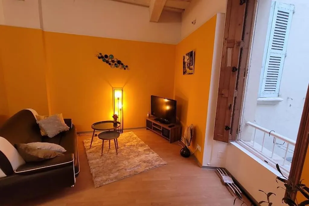 Apartment Avignon Apartement A 2 Pas Du Palais De Papes